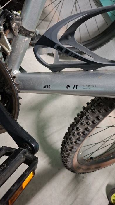 Продавам детски велосипед cube