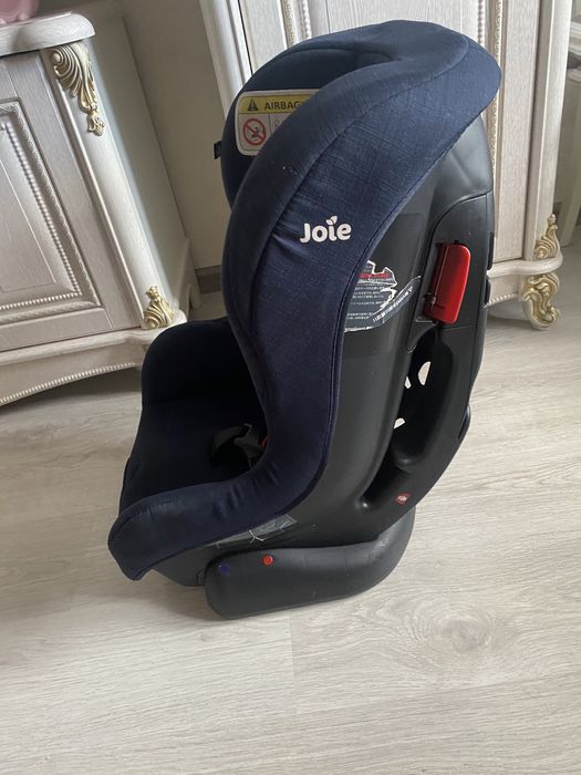 Продам аатокресло от Joie