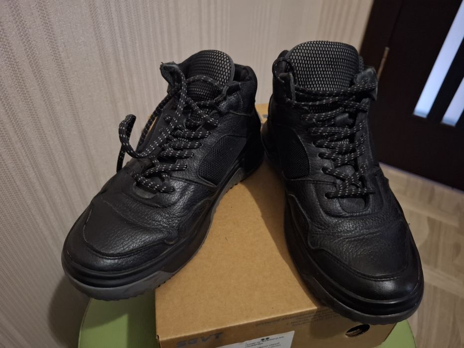 Демисезонные ботинки 40р