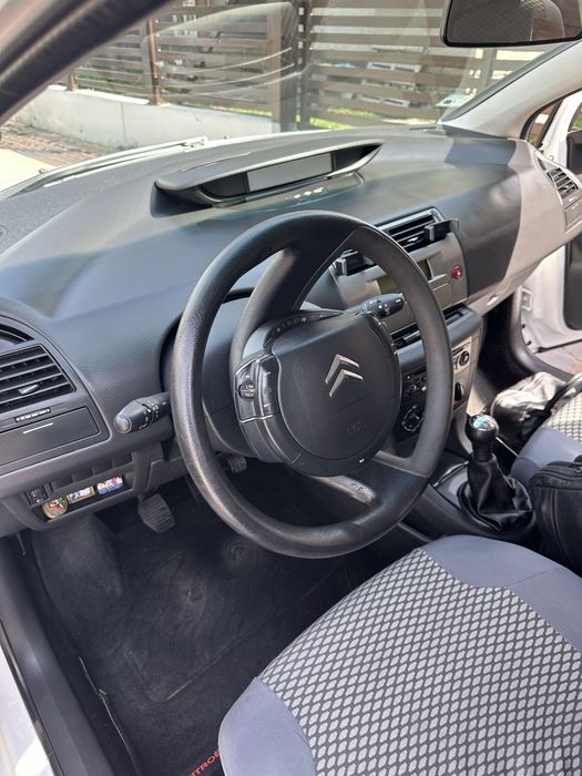 Citroen C4 хечбек