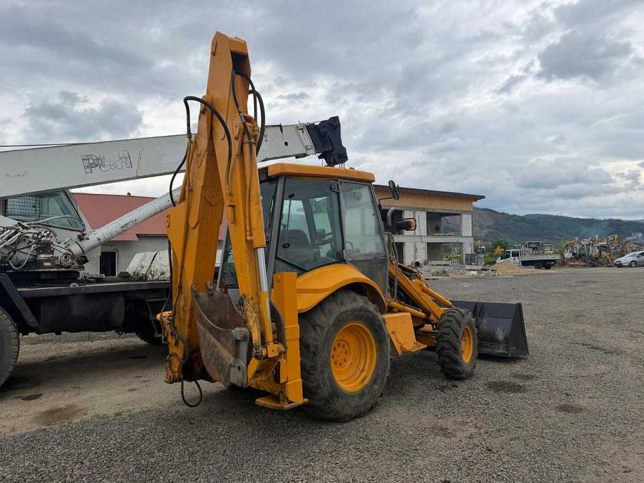 Cilindru hidraulic buldoexcavator New Holland NH95 piese