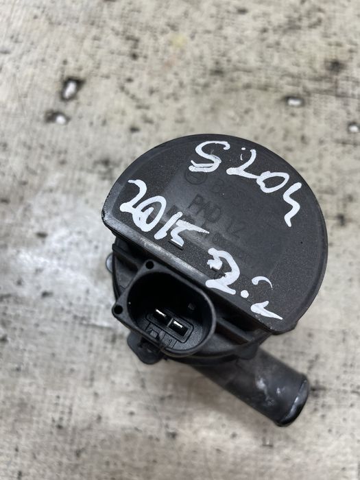 pompa apa mercedes c-class w205/s205 break  2.2 motorina 2015