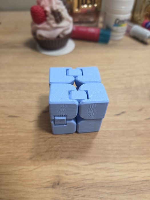 Fidget игра  която се сгъва