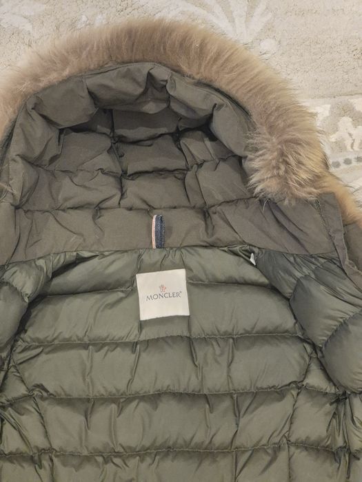 Geaca Moncler originală