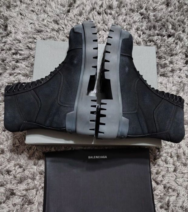 Balenciaga strike boot