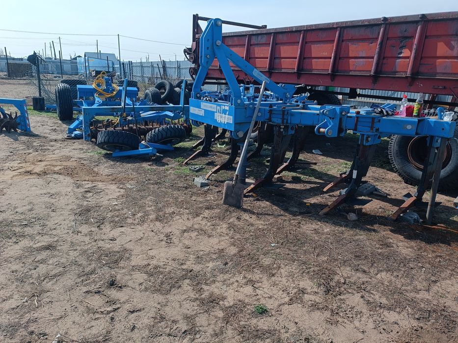 Чизельный плуг прицепной