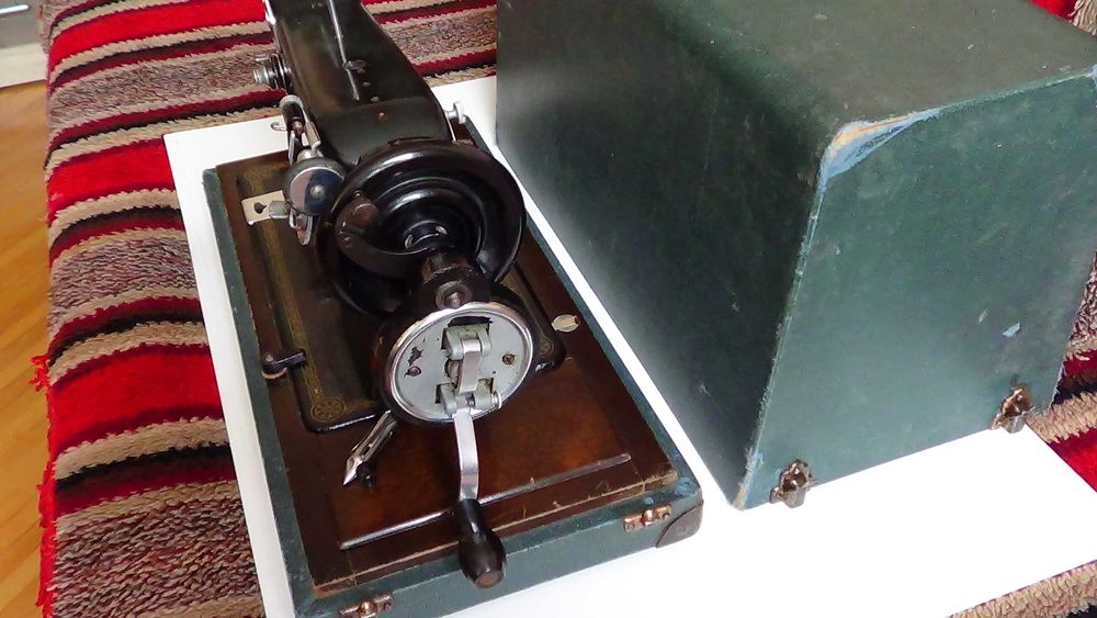 Masina de cusut de epoca manuala jones family d53a, 1859