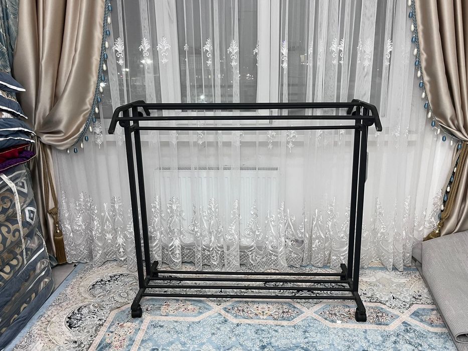 Напольные вешалки