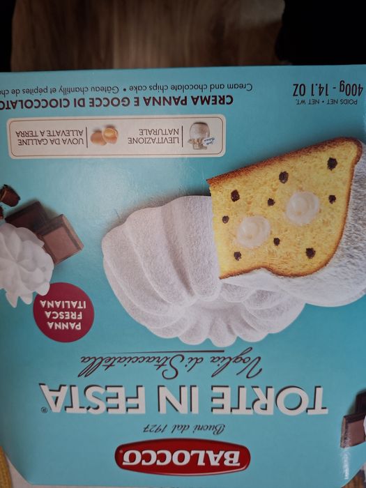 Продавам бонбони Celebration, Herroes  и Quality Street