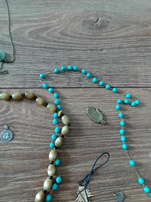 Set bijuterii si gablonturi