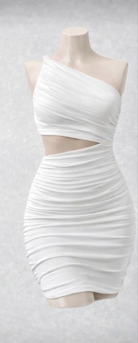 Нова къса бяла рокля с едно рамо – двойно подплатена, по тялото