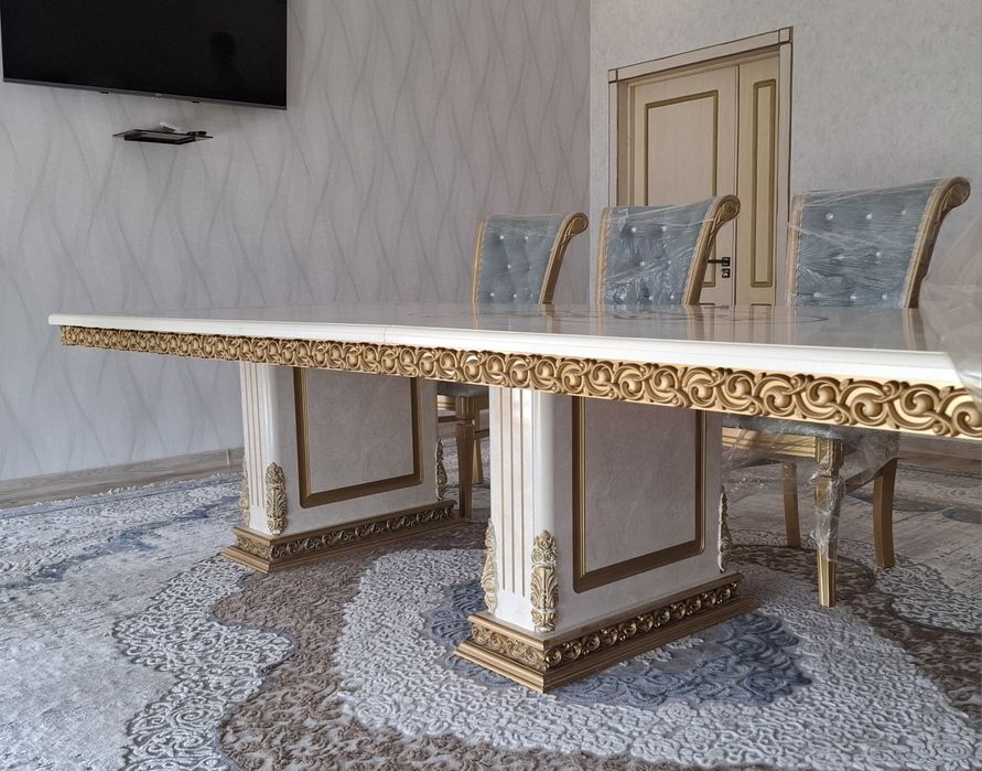 Ёнғоқ дарахтидан ясалган, янги стол стул.