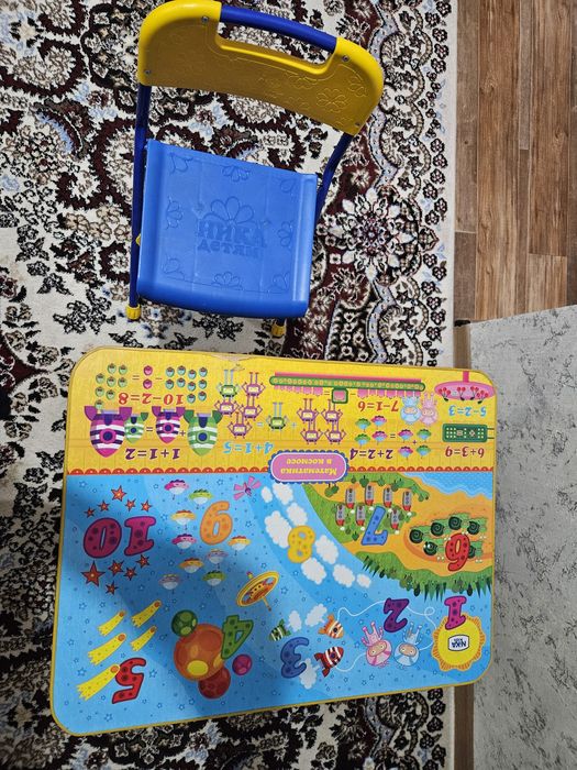 Продаётся детский стол и стульчик