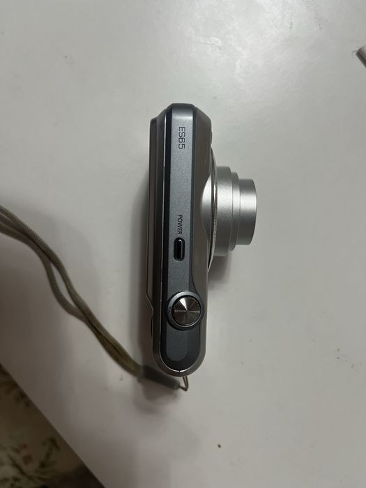 Продам камеру 2013года 20х зум