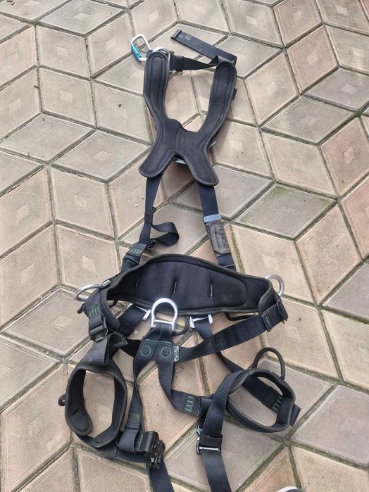 Ham Alpinism in stare foarte bună