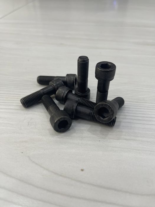 Болт крышки ступицы Isuzu D-max