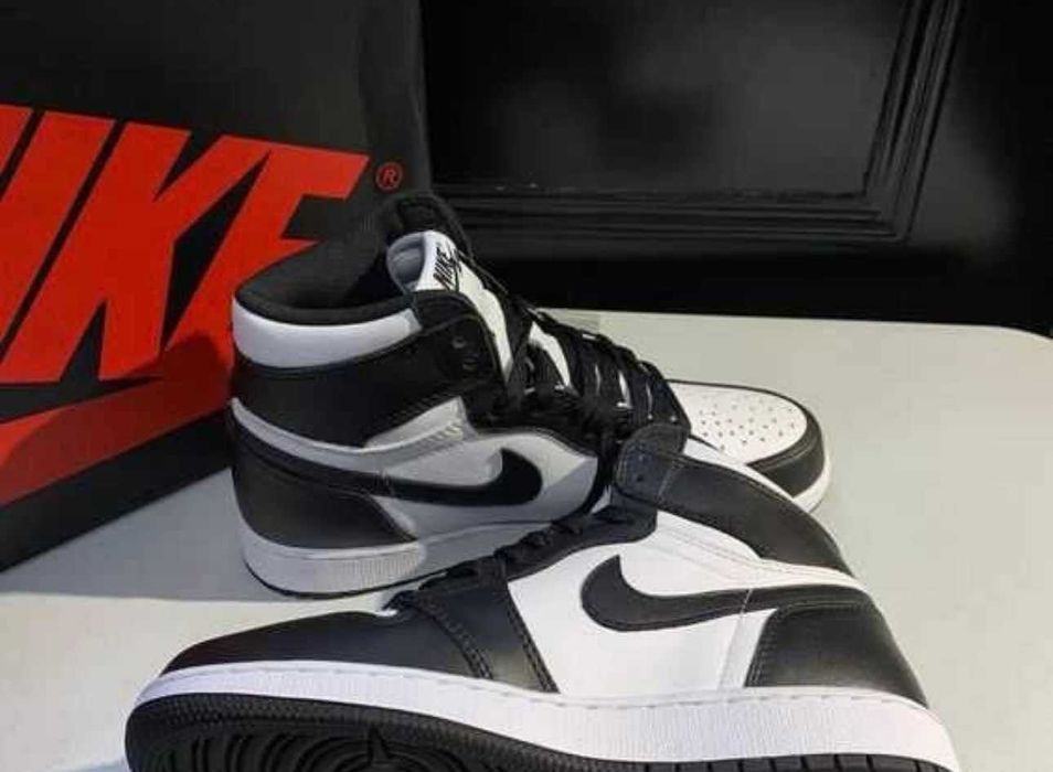 Adidasi Nike Air Jordan 1 Mid