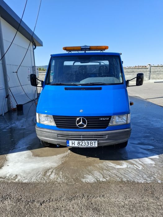 Продавам камион за Пътна помощ