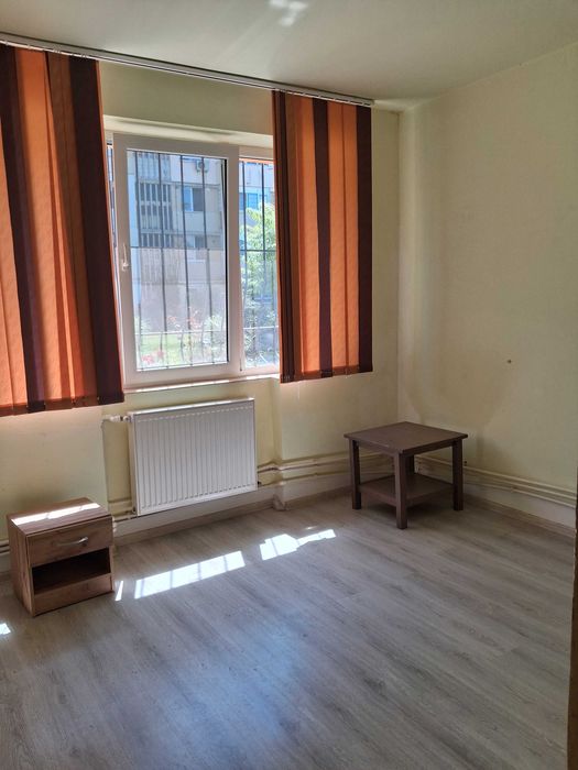 Vanzare apartament 2 camere, Oltenița, jud.Călărași, b.dul Republicii(vis a vis de market Aura și Rareș)