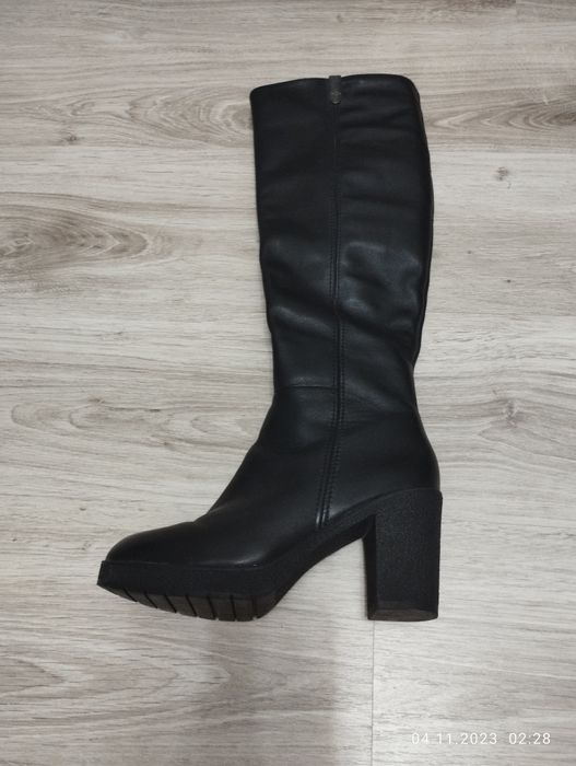 Продам зимние сапоги