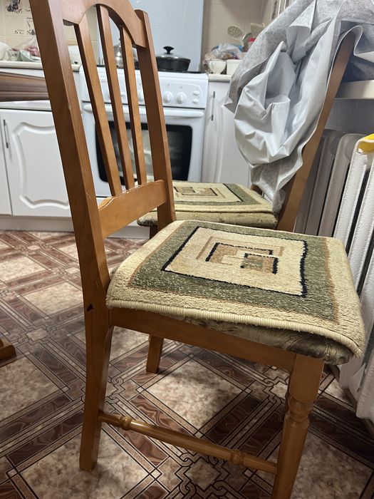 Прдам стулья деревянные