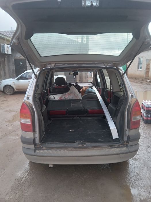 Опел зафира 2002