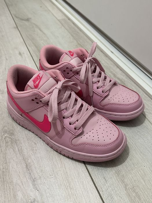 Nike Dunk Low Triple Pink