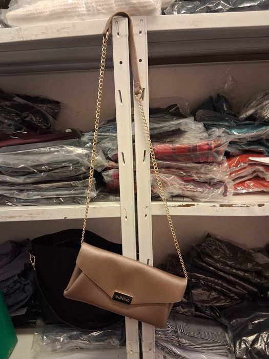 Нова чанта Valentino