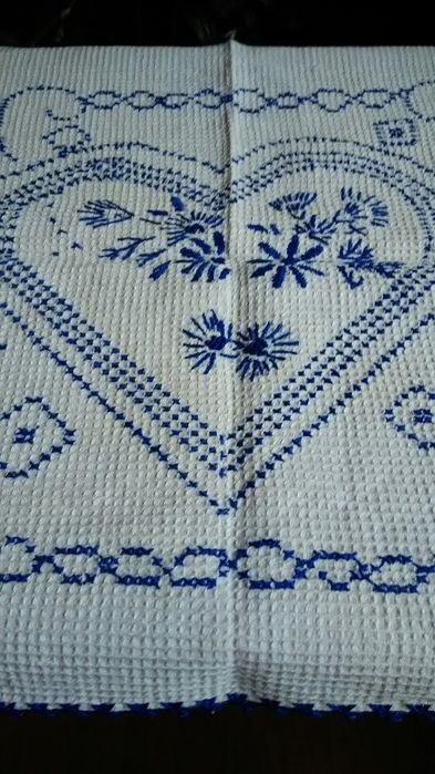 Бродирана вафлена кърпа