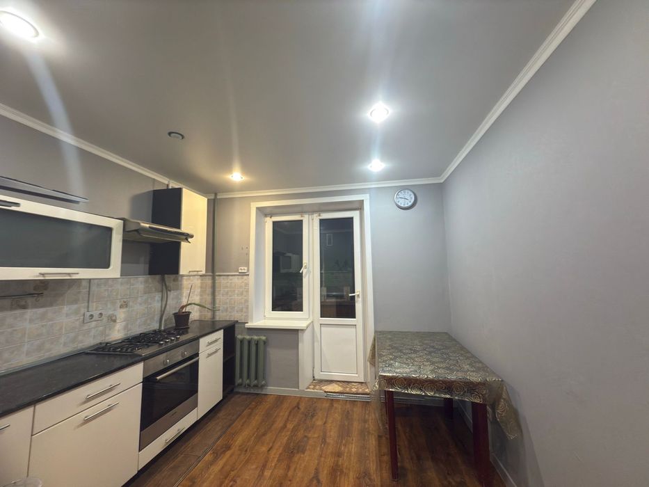 СРОЧНО!!! ТОРГ!!! 3 комн, 6 мкр