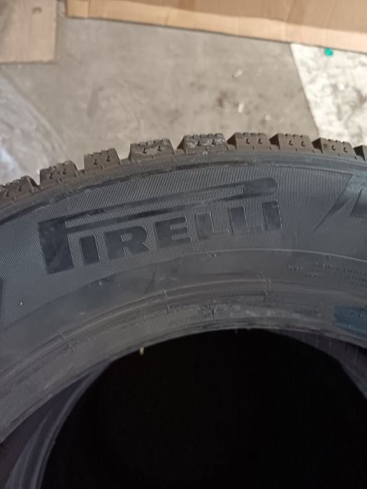 Комплект зимних шин 225/60 R17