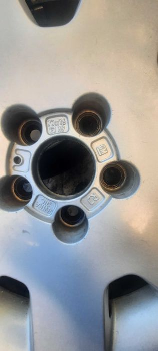 Оригинални гуми с подарък джанти!