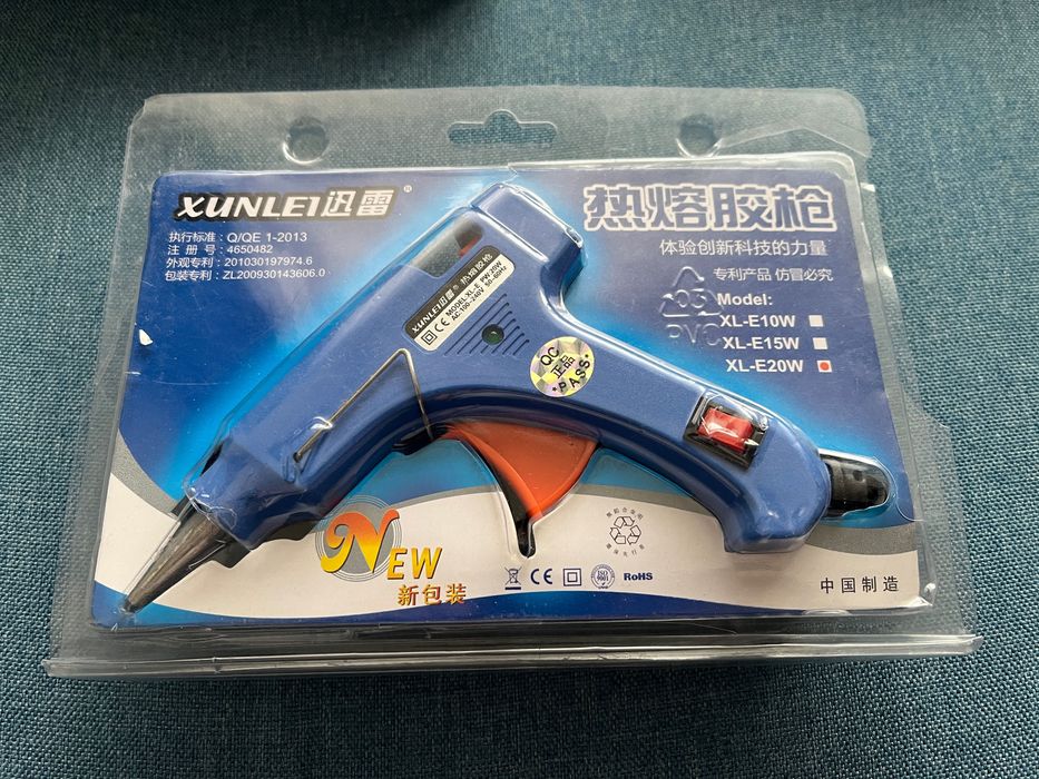 Пистолет для горячего клея