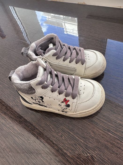 Продам кеды zara