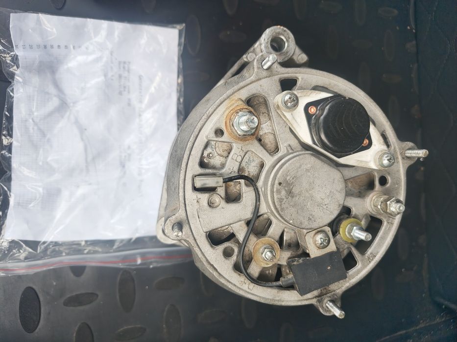 Запчасти на двигатель, генератор MAN L2000. 8 . 150