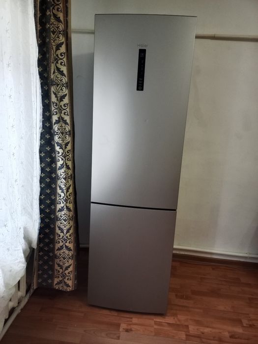 Холодильник Haier.
