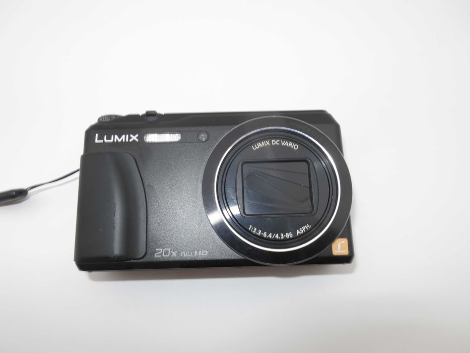 Panasonic Lumix DMC TZ55 компактен цифров фотоапарат, с въртящ се флип скрин, 20х оптичен зум, дигитална селфи камера, работи отлично!