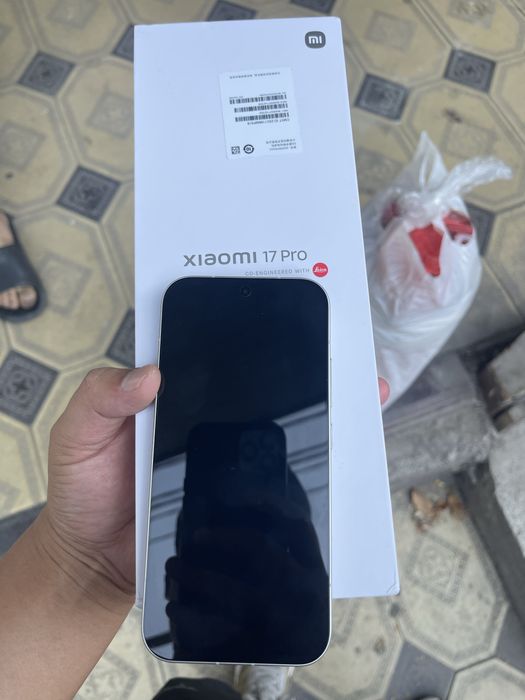 Продам Xiaomi 17 PRO 1024 gb