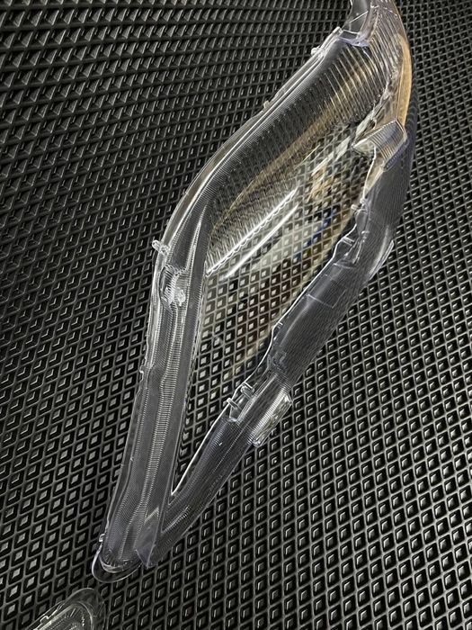 Тойота Камри 45 Стекла фар