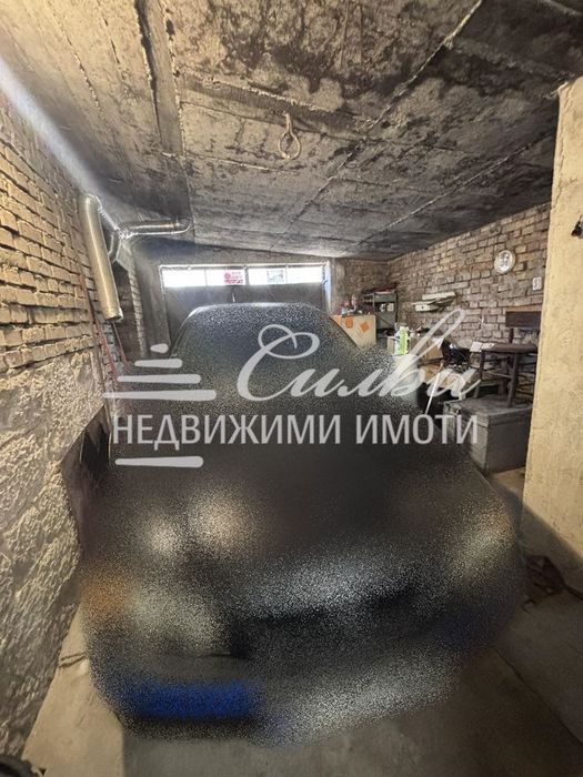 Самостоятелна двуетажна ТУХЛЕНА къща с ГАРАЖ - гр.Нови Пазар.