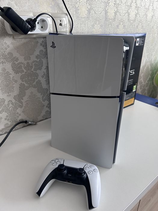 Продам PlayStation 5 Slim Digital Edition.