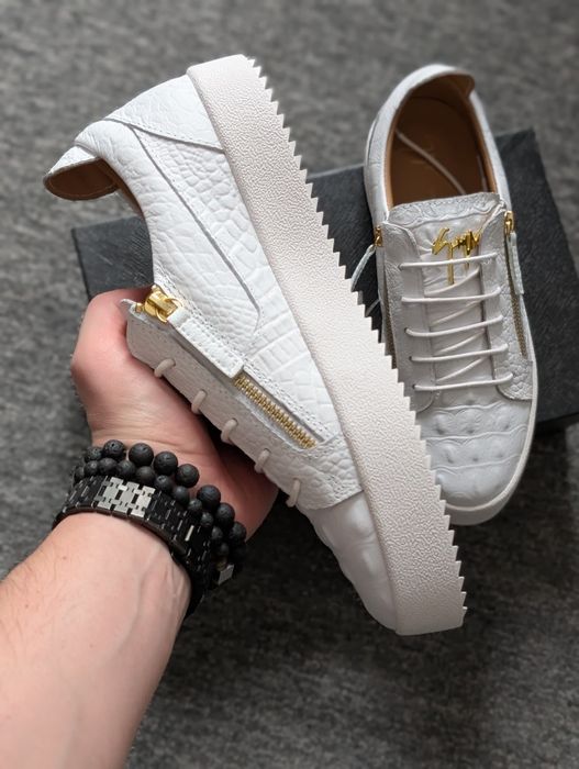 Giuseppe Zanotti 40