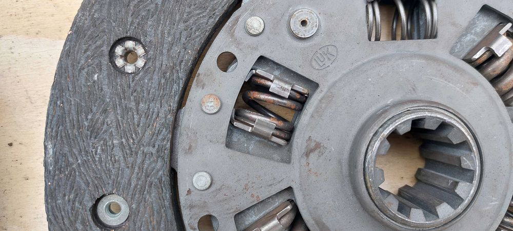 Съединител LUK (НЕ УПОТРЕБЯВАН) и скоростна кутия BMW E36.