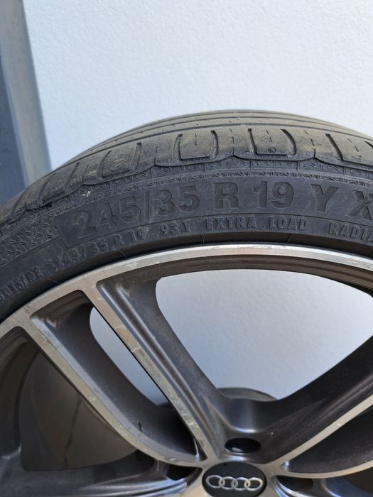 Vând jante audi r19