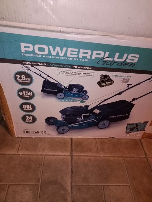 Mașina tuns iarba benzina