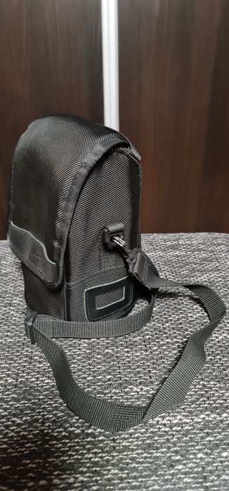 Husa originala Nikon CL M1 pentru obiectiv foto