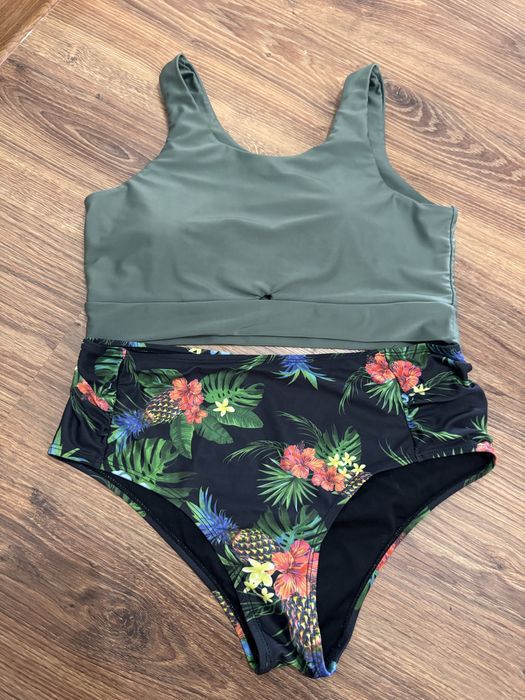 Срочно продам купальники