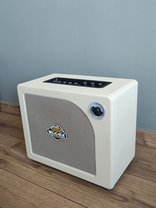 Китарен усилвател /кубе/ Mooer Hornet 30W - бял