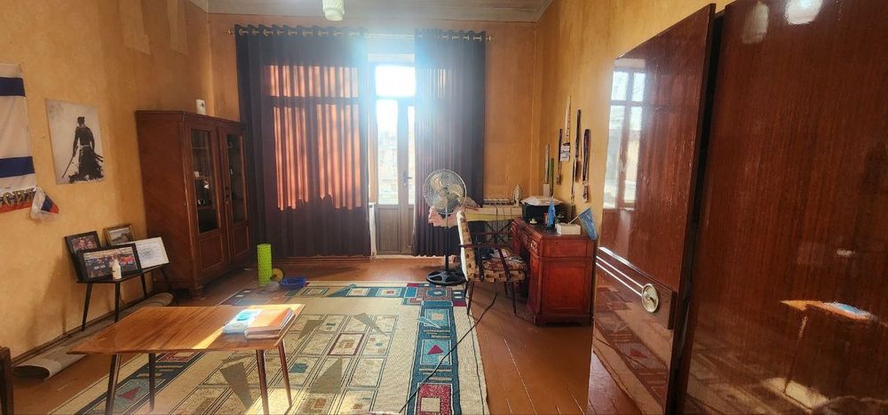 Город Чирчик 3х комнатная квартира с ремонтом и мебелью, 79м²