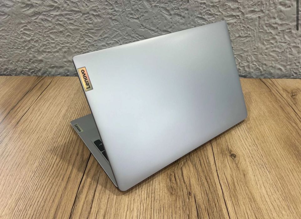 Lenovo Ideapad 1i